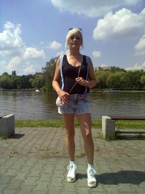 Nellie, femme cougar de 51 ans à Montluçon