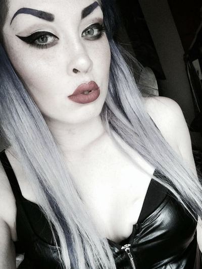 Alyssia, femme cougar de 43 ans à Annecy