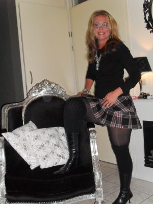 Arsinoé, femme cougar de 56 ans à Cahors