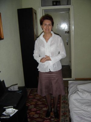 Iseult, femme cougar de 48 ans à Belfort