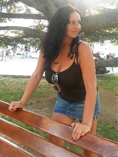 Aaliyah, femme cougar de 44 ans à Grenoble