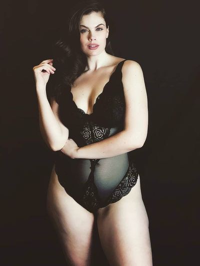 Nisrine, femme cougar de 38 ans à Montreuil