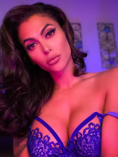 Kornélia, femme cougar de 42 ans à Nanterre