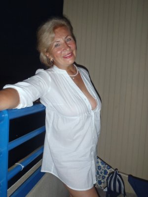 Lou, femme cougar de 57 ans à Rezé