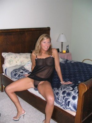 Maïté, femme cougar de 49 ans à Mende