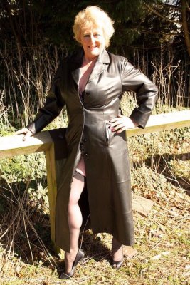 Béatrice, femme cougar de 57 ans à Rezé