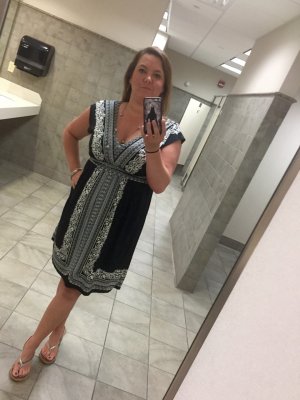 Lena, femme cougar de 58 ans à Alençon